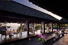 The funicular railway descending the limestone cliff to Bulgari Resort Bali's private beach
