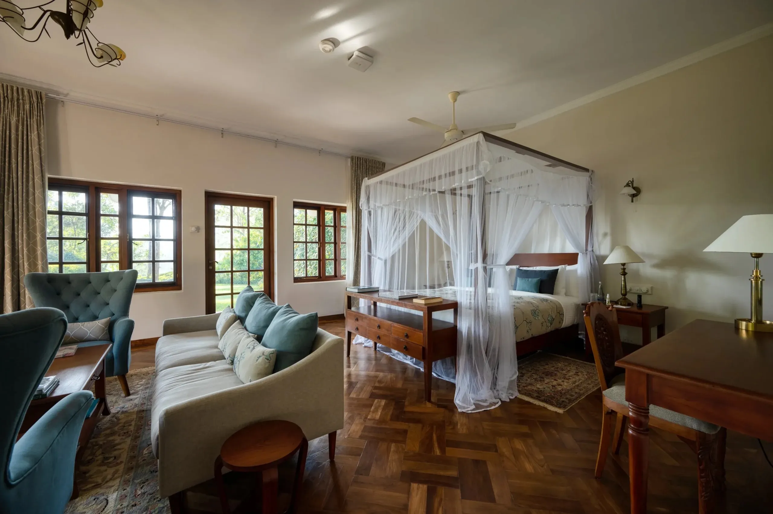 Castlereagh Bungalow's veranda overlooking Castlereagh Lake