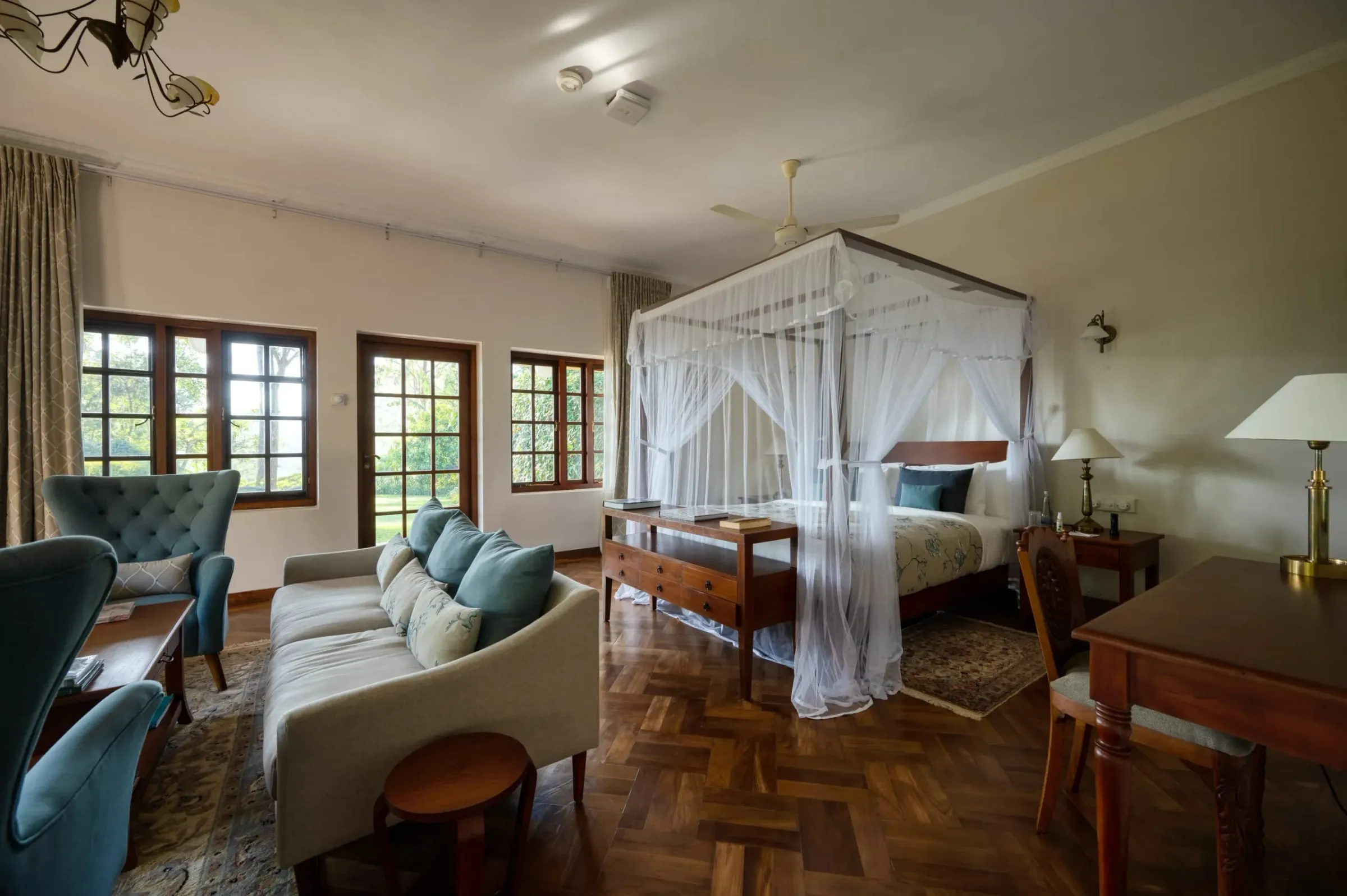 Castlereagh Bungalow's veranda overlooking Castlereagh Lake