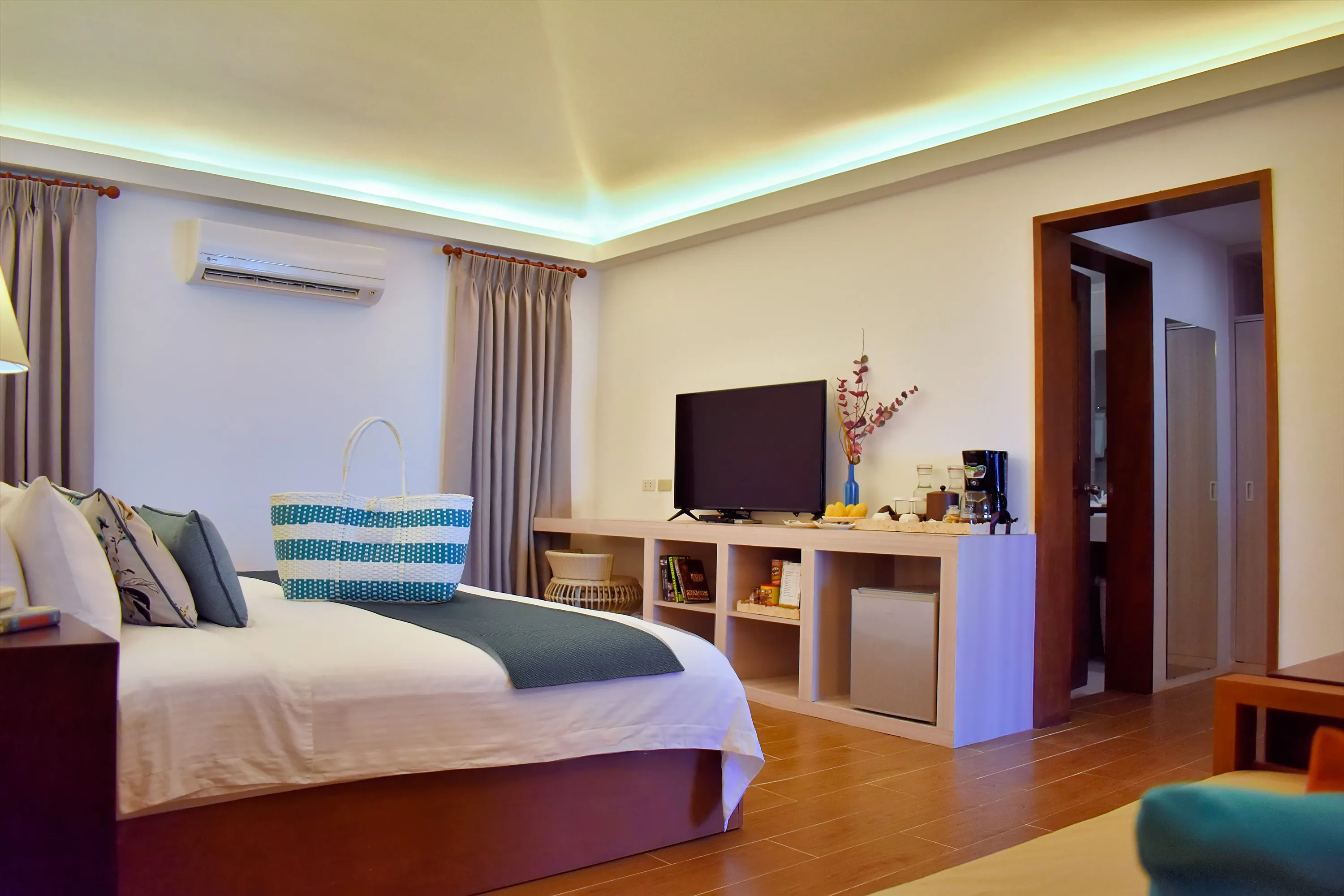 A Sunset Villa cottage at Discovery Coron with a private veranda facing the beach
